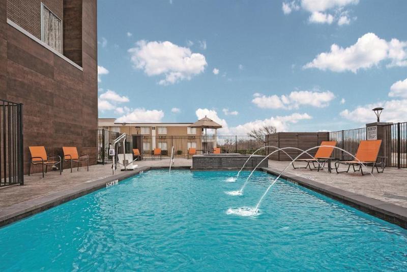 Super 8 By Wyndham Grand Prairie North Motel Exterior foto